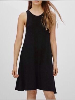 Aritzia Wilfred Free Black Sleeveless Swing Dress Small Soft Minimalist